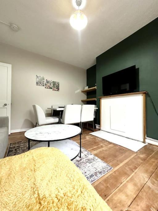 Quirky 3 Bedroom Flat In Shoreditch London Exteriör bild